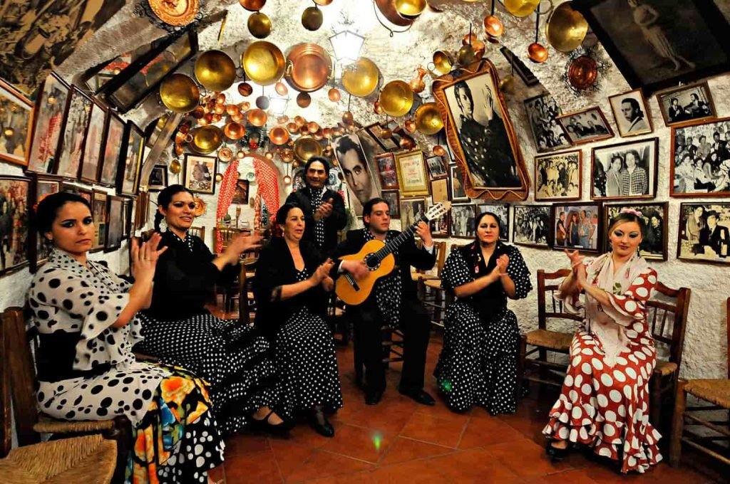 zambra gitana flamenco show en sacromonte granada