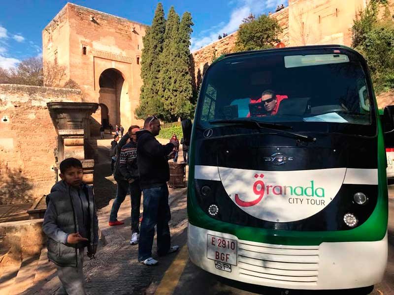 Granada City Tour Hop-on Hop-off